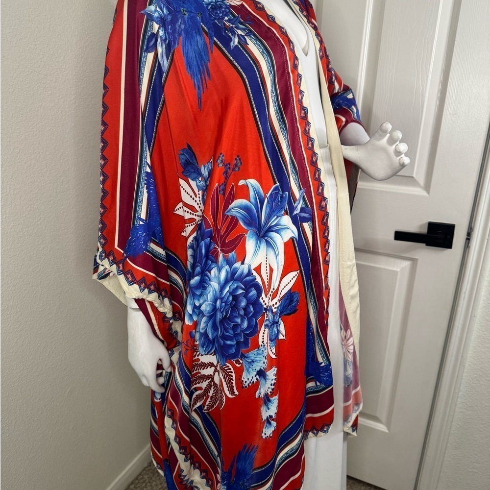 Farm Rio Macaw Red and Blue Geometric  duster  with Flowing Sleeves. - Picture 8 of 14